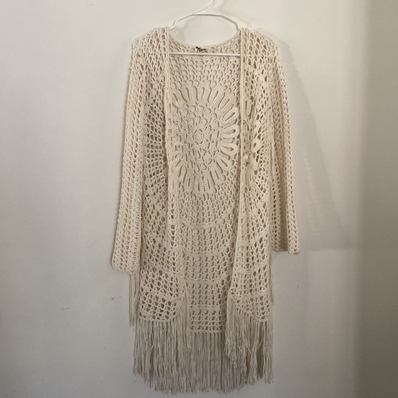 Show me your Mumu Nomad Crochet Fringe Kimono in Blonde size xs - Picture 4 of 5